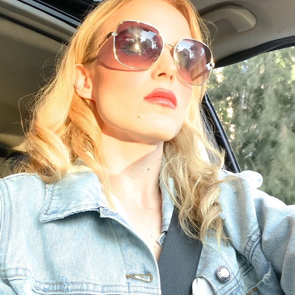 Meet your Posher, Lindsay - Picture 3 of 16